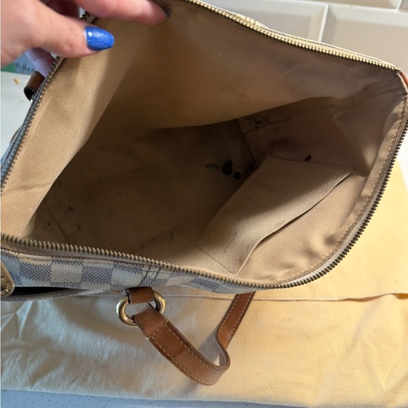 Authentic Louis Vuitton totally pm